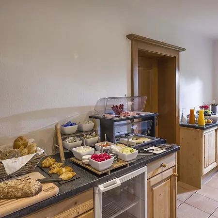 Haus Drei Linden Pansiyon *